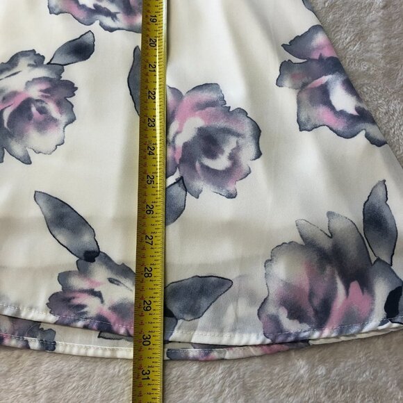 HONEY Belle Off White Floral Long Sleeve Flowy V Neck Top Size Large - Picture 12 of 13